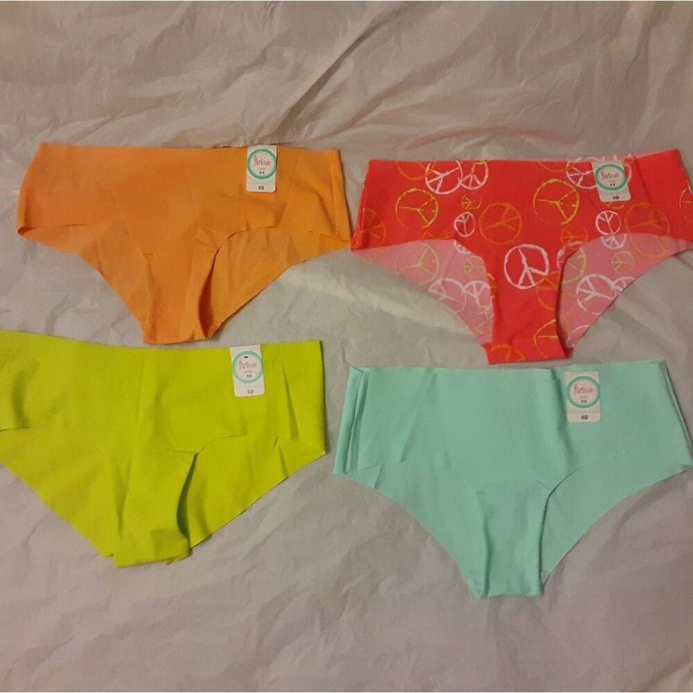 Flirtitude XS Seamless Cheeky Bundle 4 pair lot NWT